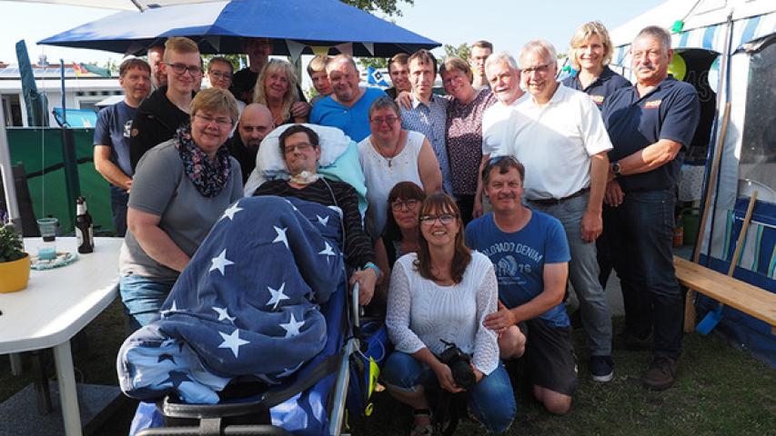 Noch einmal Familie und Freunde auf dem Campingplatz treffen