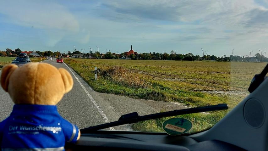 Mit dem ASB-Wünschewagen auf dem Weg durch Dithmarschen Mit dem ASB-Wünschewagen auf dem Weg durch Dithmarschen
