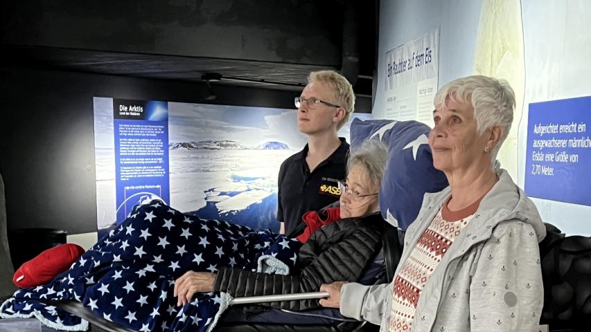 Maria mit Freundin Sigrid und Wuscherfüller Jonas Maria mit Freundin Sigrid und Wuscherfüller Jonas