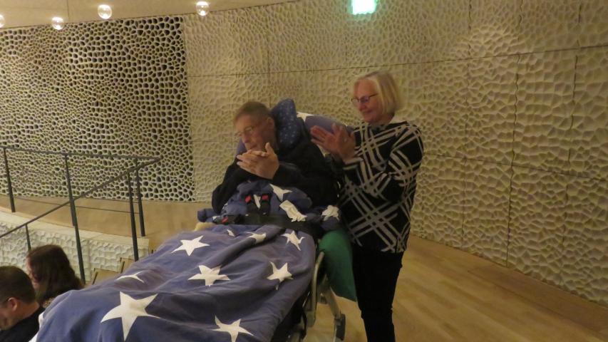 Kay N. und seine Frau Ilka an ihrem Platz in der Elphi Kay N. und seine Frau Ilka an ihrem Platz in der Elphi